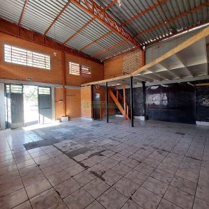 Pavilhão com 361m², no bairro Interlagos em Caxias do Sul para Alugar