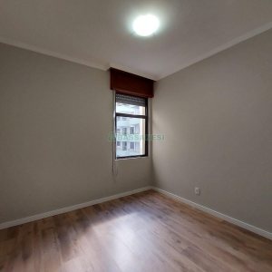 Apartamento com 107m², 2 dormitórios, 1 vaga, no bairro São Pelegrino em Caxias do Sul para Alugar