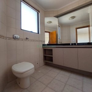 Apartamento com 107m², 2 dormitórios, 1 vaga, no bairro São Pelegrino em Caxias do Sul para Alugar