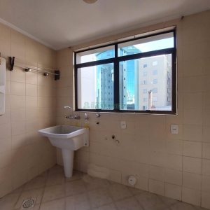 Apartamento com 107m², 2 dormitórios, 1 vaga, no bairro São Pelegrino em Caxias do Sul para Alugar