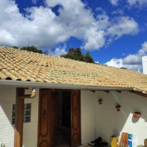Casa com 144m², 2 dormitórios, 1 vaga, no bairro Diamantino em Caxias do Sul para Comprar