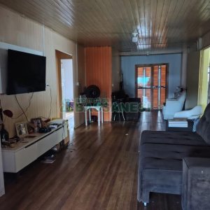 Casa com 144m², 2 dormitórios, 1 vaga, no bairro Diamantino em Caxias do Sul para Comprar