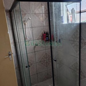 Casa com 144m², 2 dormitórios, 1 vaga, no bairro Diamantino em Caxias do Sul para Comprar