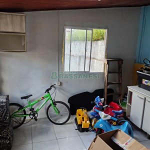 Casa com 144m², 2 dormitórios, 1 vaga, no bairro Diamantino em Caxias do Sul para Comprar