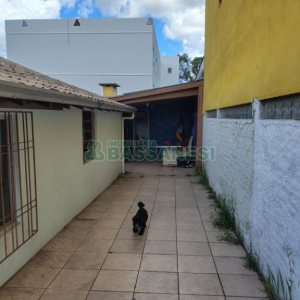 Casa com 144m², 2 dormitórios, 1 vaga, no bairro Diamantino em Caxias do Sul para Comprar