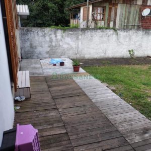 Casa com 144m², 2 dormitórios, 1 vaga, no bairro Diamantino em Caxias do Sul para Comprar