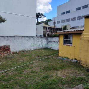 Casa com 144m², 2 dormitórios, 1 vaga, no bairro Diamantino em Caxias do Sul para Comprar