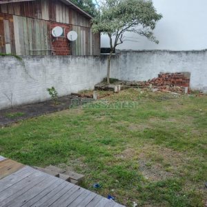 Casa com 144m², 2 dormitórios, 1 vaga, no bairro Diamantino em Caxias do Sul para Comprar