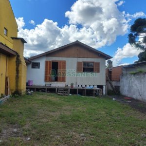 Casa com 144m², 2 dormitórios, 1 vaga, no bairro Diamantino em Caxias do Sul para Comprar