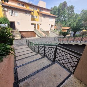 Casa Mobiliada com 440m², 3 dormitórios, 3 vagas, no bairro Jardelino Ramos em Caxias do Sul para Alugar