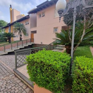 Casa Mobiliada com 440m², 3 dormitórios, 3 vagas, no bairro Jardelino Ramos em Caxias do Sul para Alugar