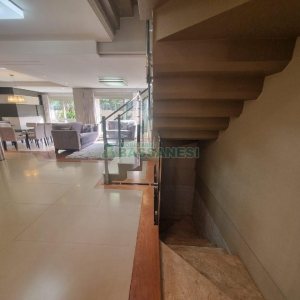 Casa Mobiliada com 440m², 3 dormitórios, 3 vagas, no bairro Jardelino Ramos em Caxias do Sul para Alugar