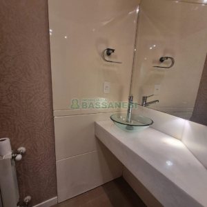 Casa Mobiliada com 440m², 3 dormitórios, 3 vagas, no bairro Jardelino Ramos em Caxias do Sul para Alugar