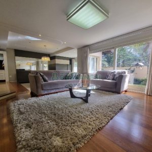 Casa Mobiliada com 440m², 3 dormitórios, 3 vagas, no bairro Jardelino Ramos em Caxias do Sul para Alugar