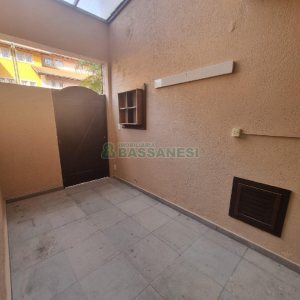 Casa Mobiliada com 440m², 3 dormitórios, 3 vagas, no bairro Jardelino Ramos em Caxias do Sul para Alugar