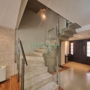 Casa Mobiliada com 440m², 3 dormitórios, 3 vagas, no bairro Jardelino Ramos em Caxias do Sul para Alugar