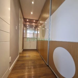 Casa Mobiliada com 440m², 3 dormitórios, 3 vagas, no bairro Jardelino Ramos em Caxias do Sul para Alugar