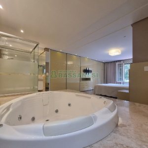 Casa Mobiliada com 440m², 3 dormitórios, 3 vagas, no bairro Jardelino Ramos em Caxias do Sul para Alugar