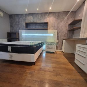 Casa Mobiliada com 440m², 3 dormitórios, 3 vagas, no bairro Jardelino Ramos em Caxias do Sul para Alugar