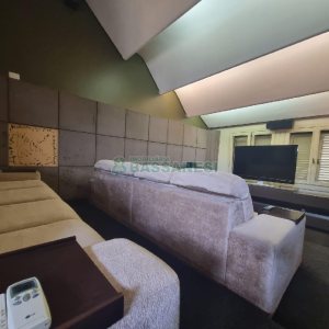 Casa Mobiliada com 440m², 3 dormitórios, 3 vagas, no bairro Jardelino Ramos em Caxias do Sul para Alugar