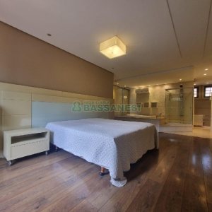 Casa Mobiliada com 440m², 3 dormitórios, 3 vagas, no bairro Jardelino Ramos em Caxias do Sul para Alugar