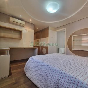 Casa Mobiliada com 440m², 3 dormitórios, 3 vagas, no bairro Jardelino Ramos em Caxias do Sul para Alugar