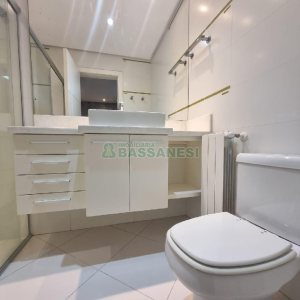 Casa Mobiliada com 440m², 3 dormitórios, 3 vagas, no bairro Jardelino Ramos em Caxias do Sul para Alugar