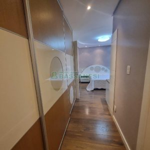 Casa Mobiliada com 440m², 3 dormitórios, 3 vagas, no bairro Jardelino Ramos em Caxias do Sul para Alugar
