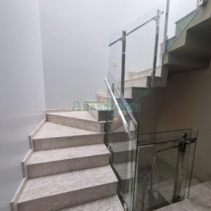 Casa Mobiliada com 440m², 3 dormitórios, 3 vagas, no bairro Jardelino Ramos em Caxias do Sul para Alugar