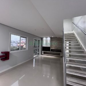 Apartamento com 197m², 3 dormitórios, 2 vagas, no bairro Universitário em Caxias do Sul para Alugar