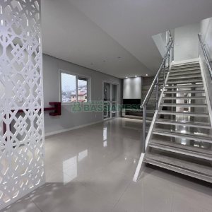 Apartamento com 197m², 3 dormitórios, 2 vagas, no bairro Universitário em Caxias do Sul para Alugar