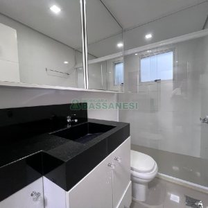 Apartamento com 197m², 3 dormitórios, 2 vagas, no bairro Universitário em Caxias do Sul para Alugar