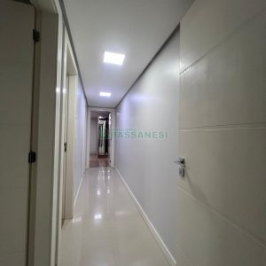 Apartamento com 197m², 3 dormitórios, 2 vagas, no bairro Universitário em Caxias do Sul para Alugar