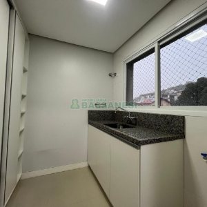 Apartamento com 197m², 3 dormitórios, 2 vagas, no bairro Universitário em Caxias do Sul para Alugar