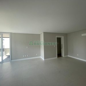 Apartamento com 100m², 3 dormitórios, 2 vagas, no bairro São Pelegrino em Caxias do Sul para Comprar