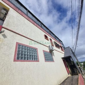 Sala com 250m², no bairro Desvio Rizzo em Caxias do Sul para Alugar