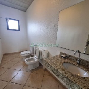 Sala com 250m², no bairro Desvio Rizzo em Caxias do Sul para Alugar