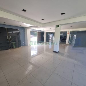 Loja com 800m², no bairro São Pelegrino em Caxias do Sul para Alugar