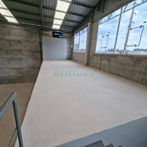 Pavilhão com 552m², no bairro Jardim das Hortências em Caxias do Sul para Alugar