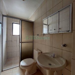 Apartamento com 70m², 2 dormitórios, 1 vaga, no bairro Petrópolis em Caxias do Sul para Alugar