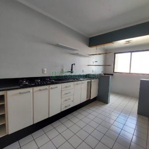 Apartamento com 70m², 2 dormitórios, 1 vaga, no bairro Lourdes em Caxias do Sul para Alugar