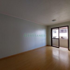 Apartamento com 70m², 2 dormitórios, 1 vaga, no bairro Lourdes em Caxias do Sul para Alugar
