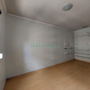 Apartamento com 70m², 2 dormitórios, 1 vaga, no bairro Lourdes em Caxias do Sul para Alugar