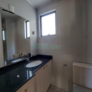 Apartamento com 70m², 2 dormitórios, 1 vaga, no bairro Lourdes em Caxias do Sul para Alugar