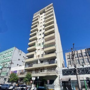 Sala com 22m², no bairro Centro em Caxias do Sul para Alugar ou Comprar