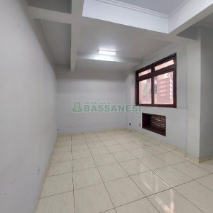 Sala com 22m², no bairro Centro em Caxias do Sul para Alugar ou Comprar