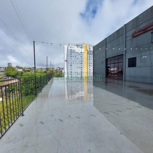 Pavilhão com 670m², no bairro Charqueadas em Caxias do Sul para Alugar