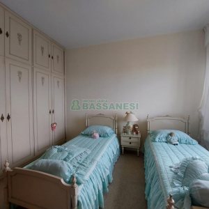 Apartamento com 236m², 4 dormitórios, 4 vagas, no bairro Exposição em Caxias do Sul para Comprar