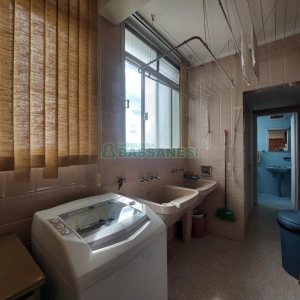 Apartamento com 236m², 4 dormitórios, 4 vagas, no bairro Exposição em Caxias do Sul para Comprar