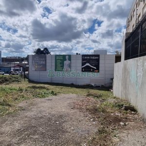 Terreno com 1476m², no bairro São Pelegrino em Caxias do Sul para Comprar